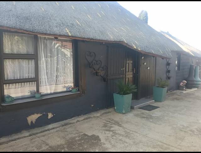 2 BEDROOM PROPERTY TO RENT IN STRUISBULT